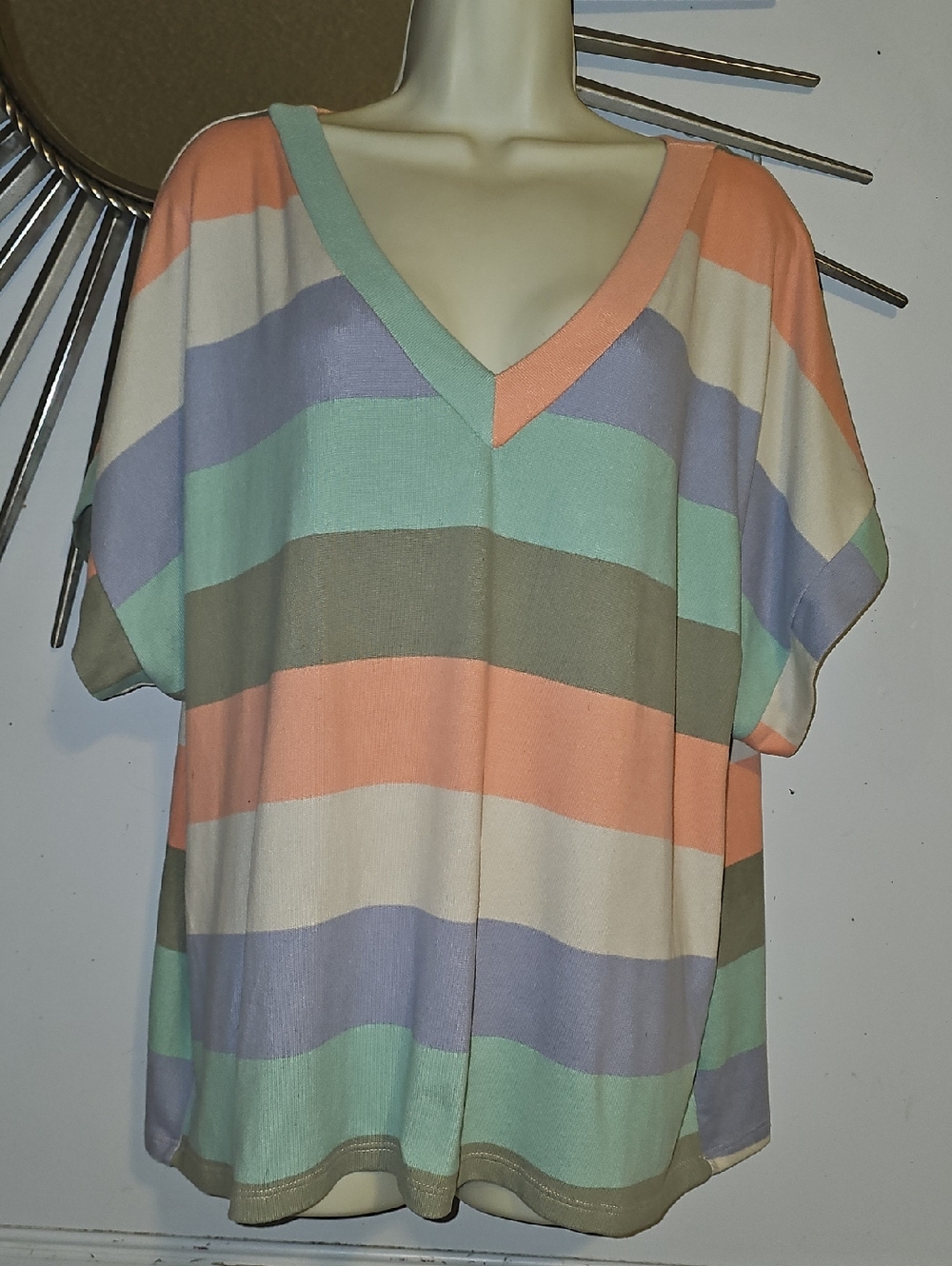 Peachy Soft Striped Pastel V-Neck Women’s Top Size LARGE